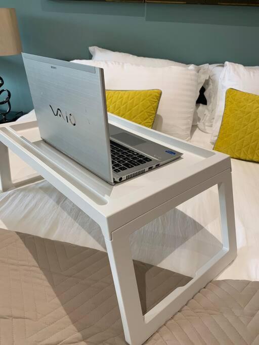 Perfectly Located City Centre Studio Apartment - West One With Free Wifi, Gym Access, Netflix Шефилд Екстериор снимка