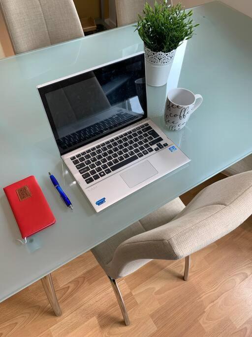 Perfectly Located City Centre Studio Apartment - West One With Free Wifi, Gym Access, Netflix Шефилд Екстериор снимка
