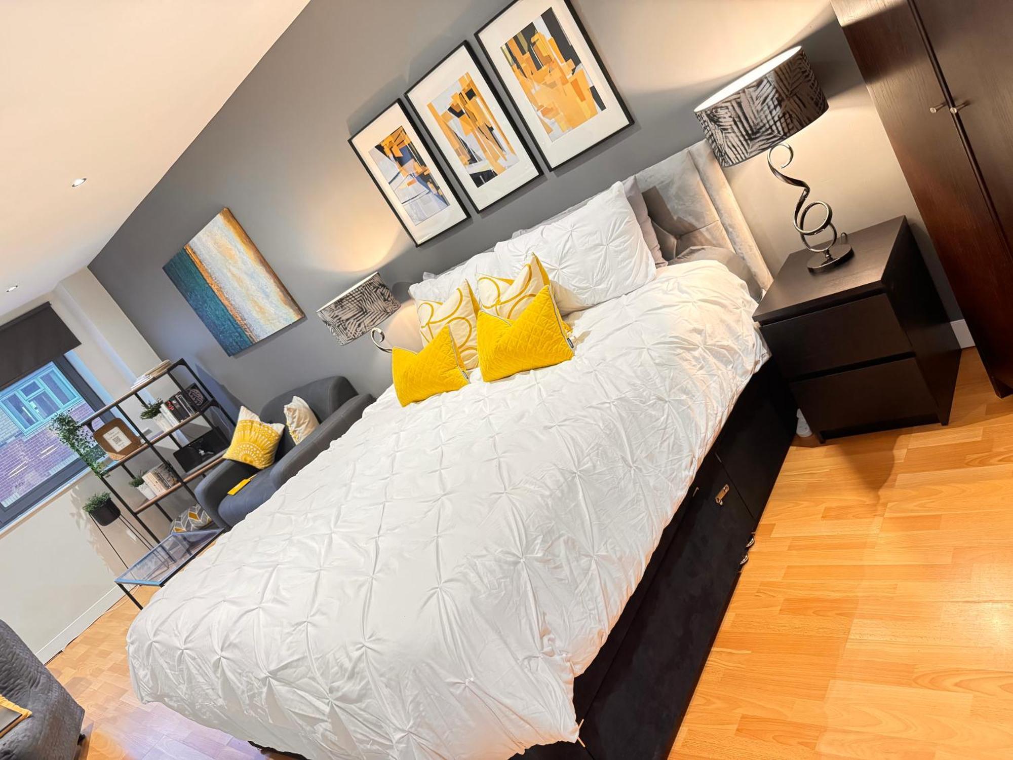 Perfectly Located City Centre Studio Apartment - West One With Free Wifi, Gym Access, Netflix Шефилд Екстериор снимка